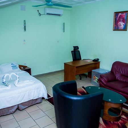 Résidence Hôtelière de Moungali Brazzaville Extérieur photo