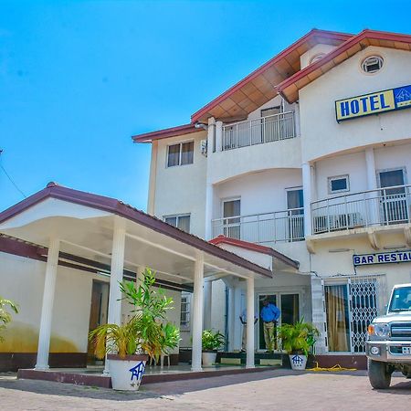 Résidence Hôtelière de Moungali Brazzaville Extérieur photo