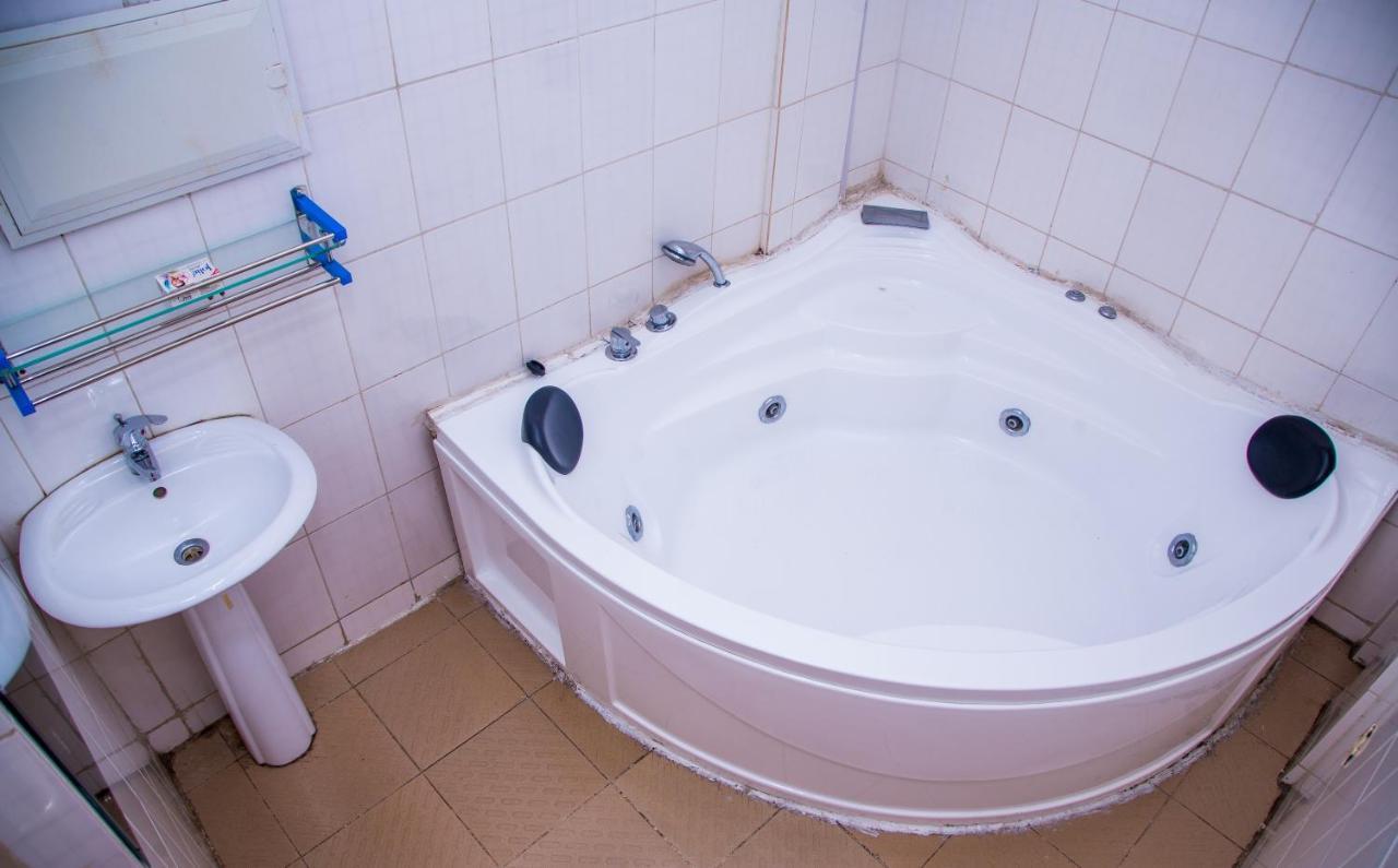 Résidence Hôtelière de Moungali Brazzaville Extérieur photo